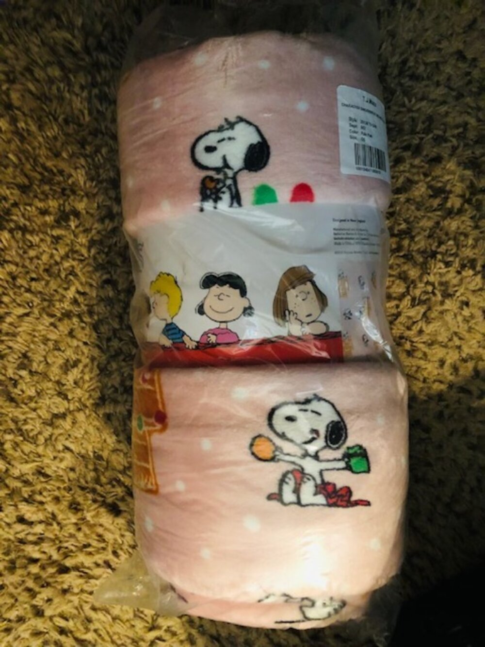 Peanuts Snoopy Gingerbread Pink Plush Throw